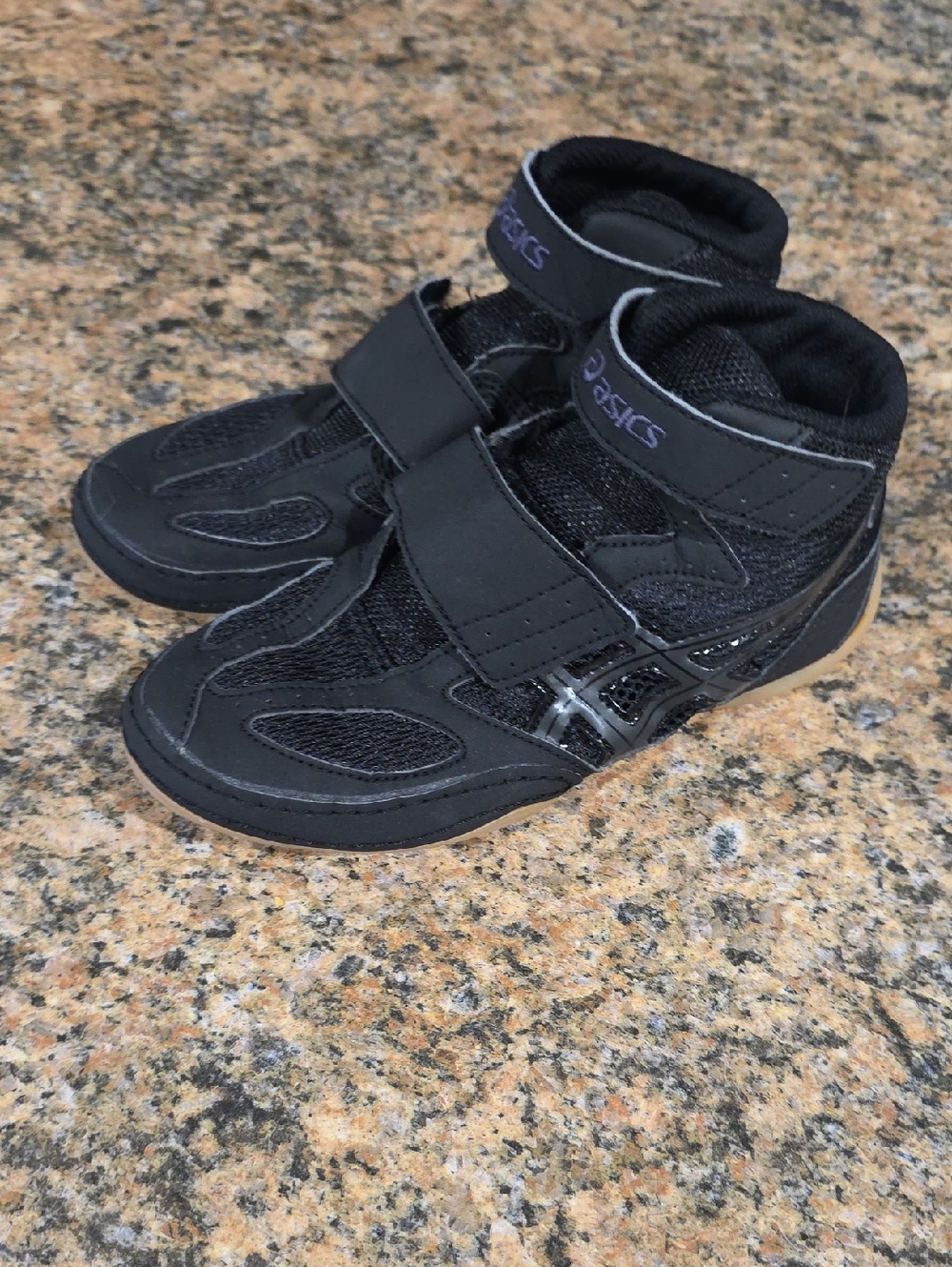 ASICS Black Kids' High-Top Velcro Wrestling Shoe Size 2Y
